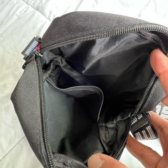 Supreme Crossbody Sling Bag (Unisex)-SS18 - Picture 3 of 7